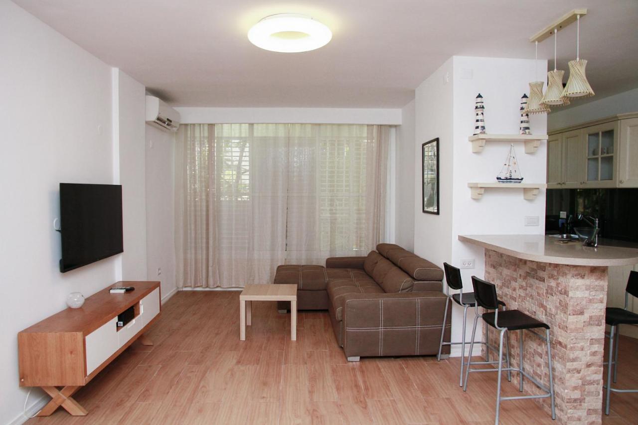 Apartments4You Betti Бат-Ям Экстерьер фото