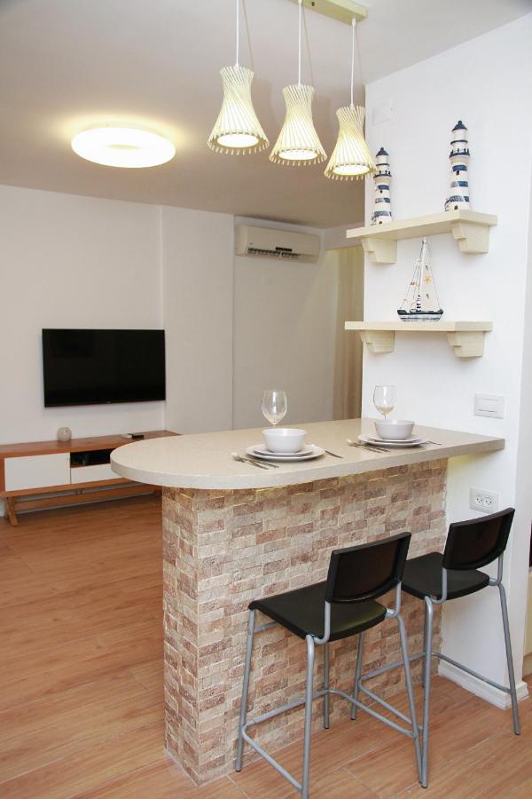 Apartments4You Betti Бат-Ям Экстерьер фото